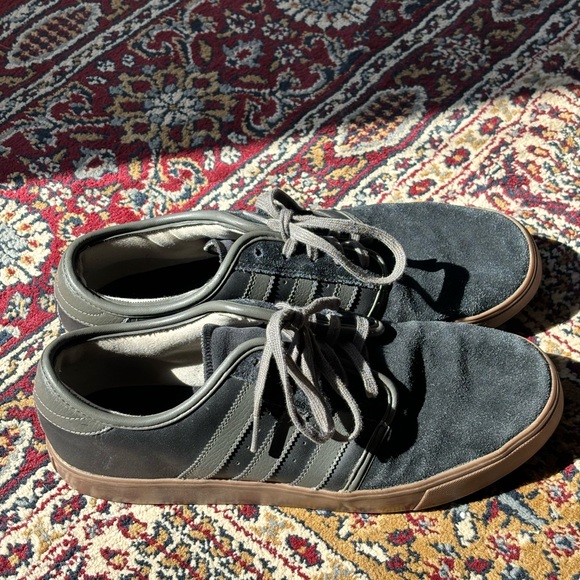 Adidas Men’s Skate Sneakers – Size US 9.5 (Black/Dark Cinder) - Picture 4 of 10